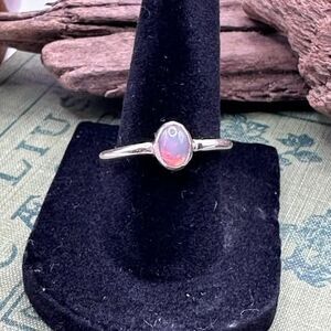 925 Sterling Silver Ethiopian Opal Oval Cabochon Ring Red Flash Sz 7.25